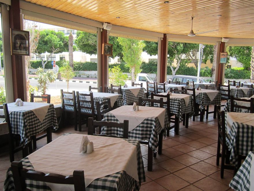 ROMEOS TAVERN